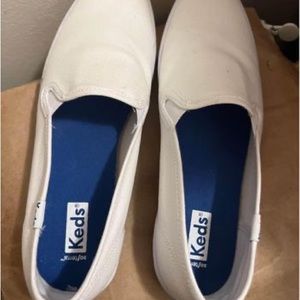 KEDS CANVAS FLATS